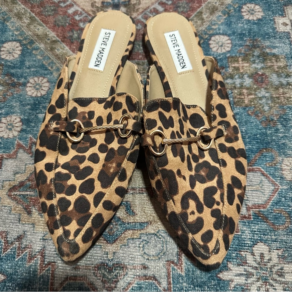 Steve Madden• Slip on freedom loafer in leopard size 8.5 - Picture 4 of 9